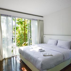 Standard Zimmer mit Kingsize-Bett